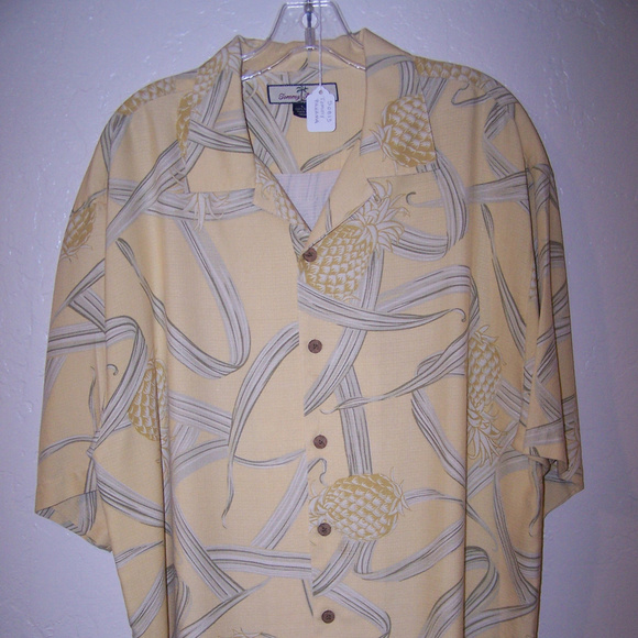 TOMMY BAHAMA 100% SILK HAWAIIAN CAMP SHIRT S0813 - Picture 1 of 7